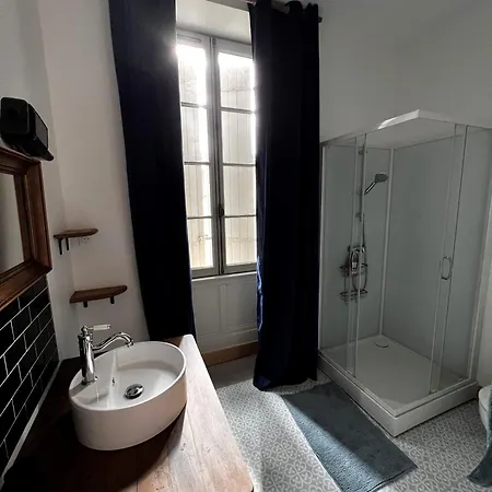 Ferienwohnung Le Jardin Aux Camelias La Roche-sur-Yon Exterior foto
