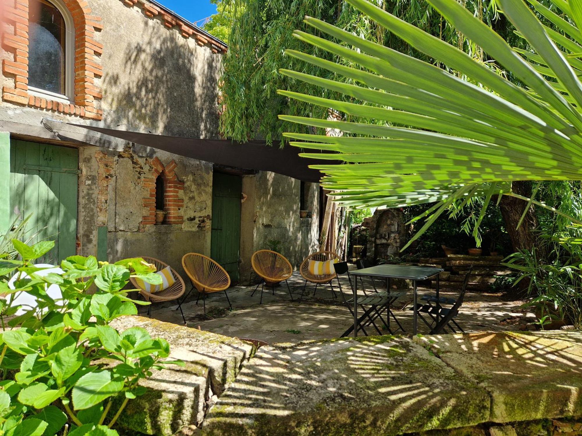 Le Jardin Aux Camelias Homestay